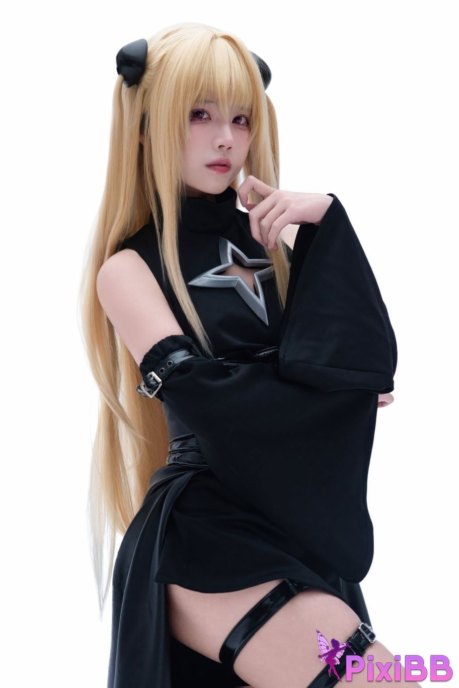 Cosplayer Shimizu Nagi Outsourcing the princess golden shadow PixiBB.COM 002