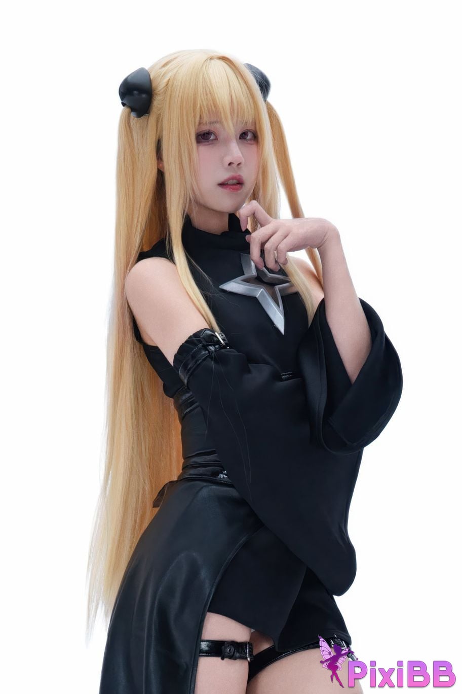 Cosplayer Shimizu Nagi Outsourcing the princess golden shadow PixiBB.COM 003