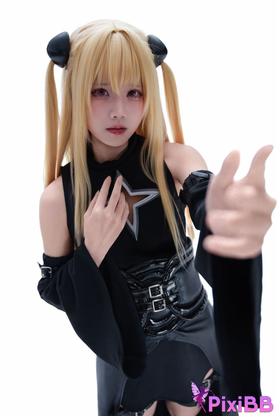 Cosplayer Shimizu Nagi Outsourcing the princess golden shadow PixiBB.COM 009