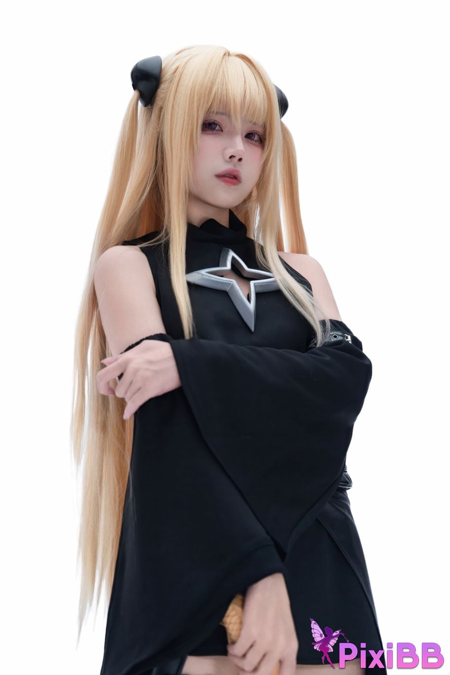 Cosplayer Shimizu Nagi Outsourcing the princess golden shadow PixiBB.COM 012