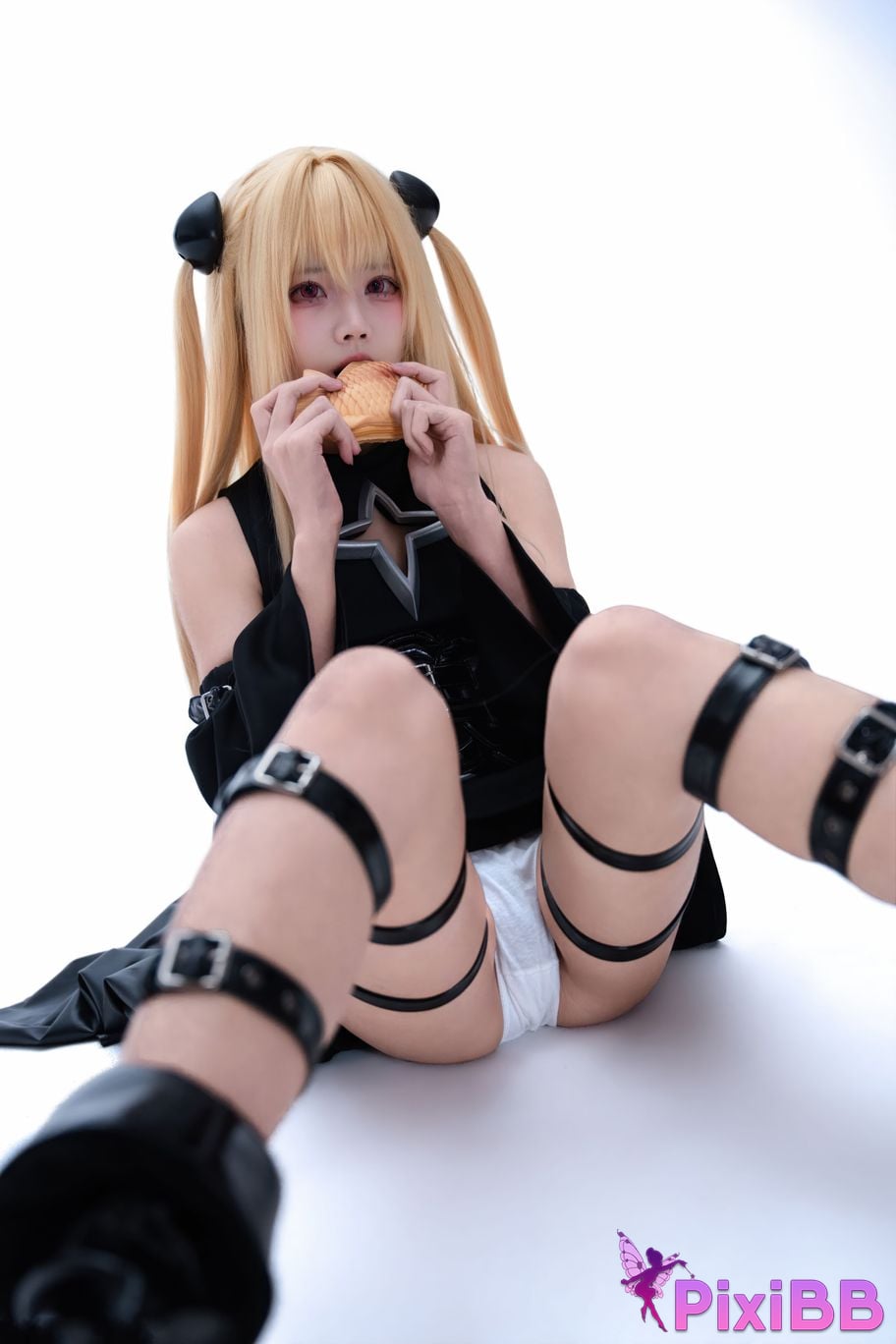 Cosplayer Shimizu Nagi Outsourcing the princess golden shadow PixiBB.COM 021