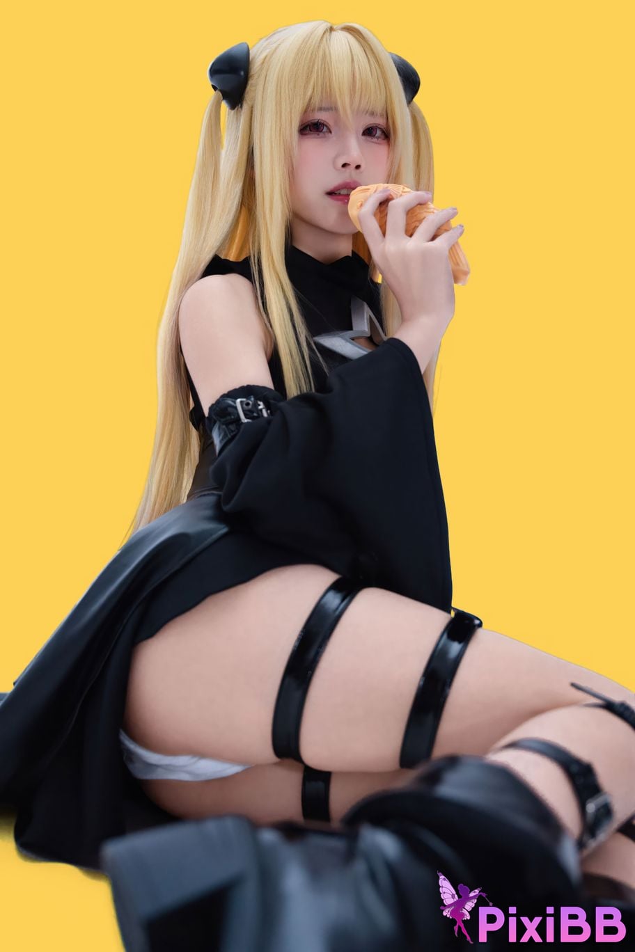 Cosplayer Shimizu Nagi Outsourcing the princess golden shadow PixiBB.COM 029