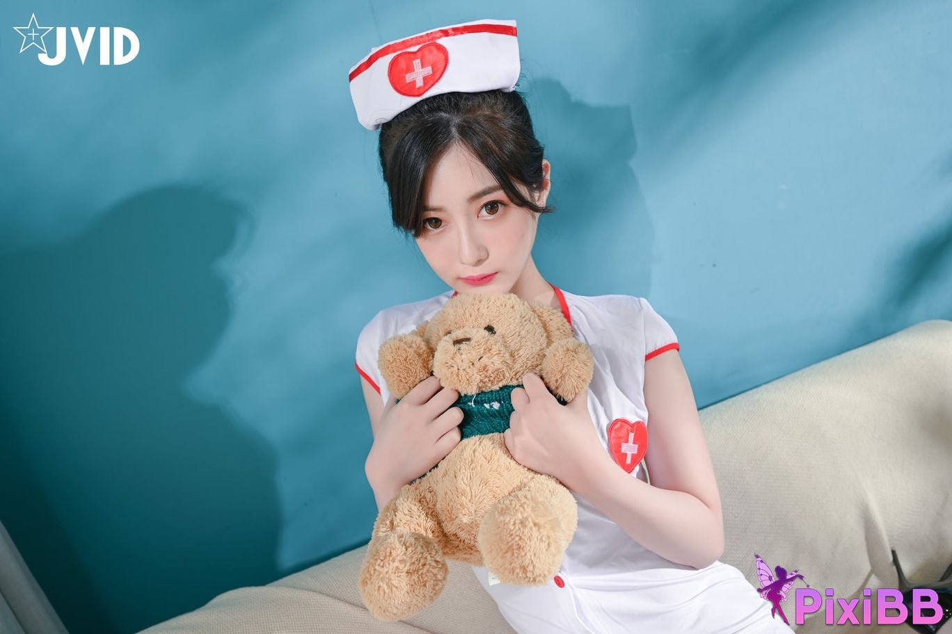 JVID Li Nai Jiang Da Wan Yi Miao Shi Bu Fa Shao Suan Tong Xiao Hu Quan Xin Pei Ban Zhao Gu Ni Huan Mei Lun Dao Chao Gan Guan Xi Jiao Kai Gei Zai Shen Bao Zhu Ru Bai Se Zhi 092