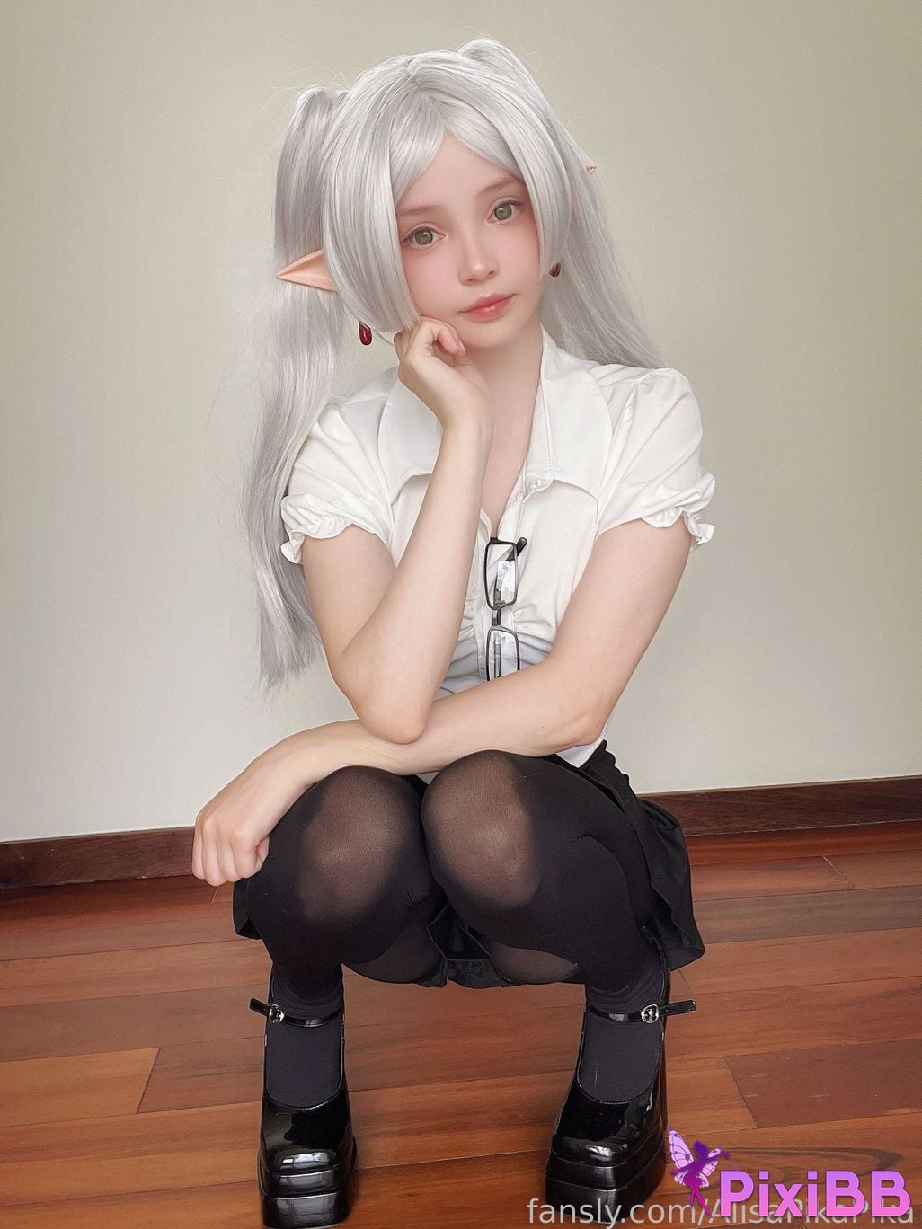 Rocksy Light Frieren Office Lady PixiBB.COM 1