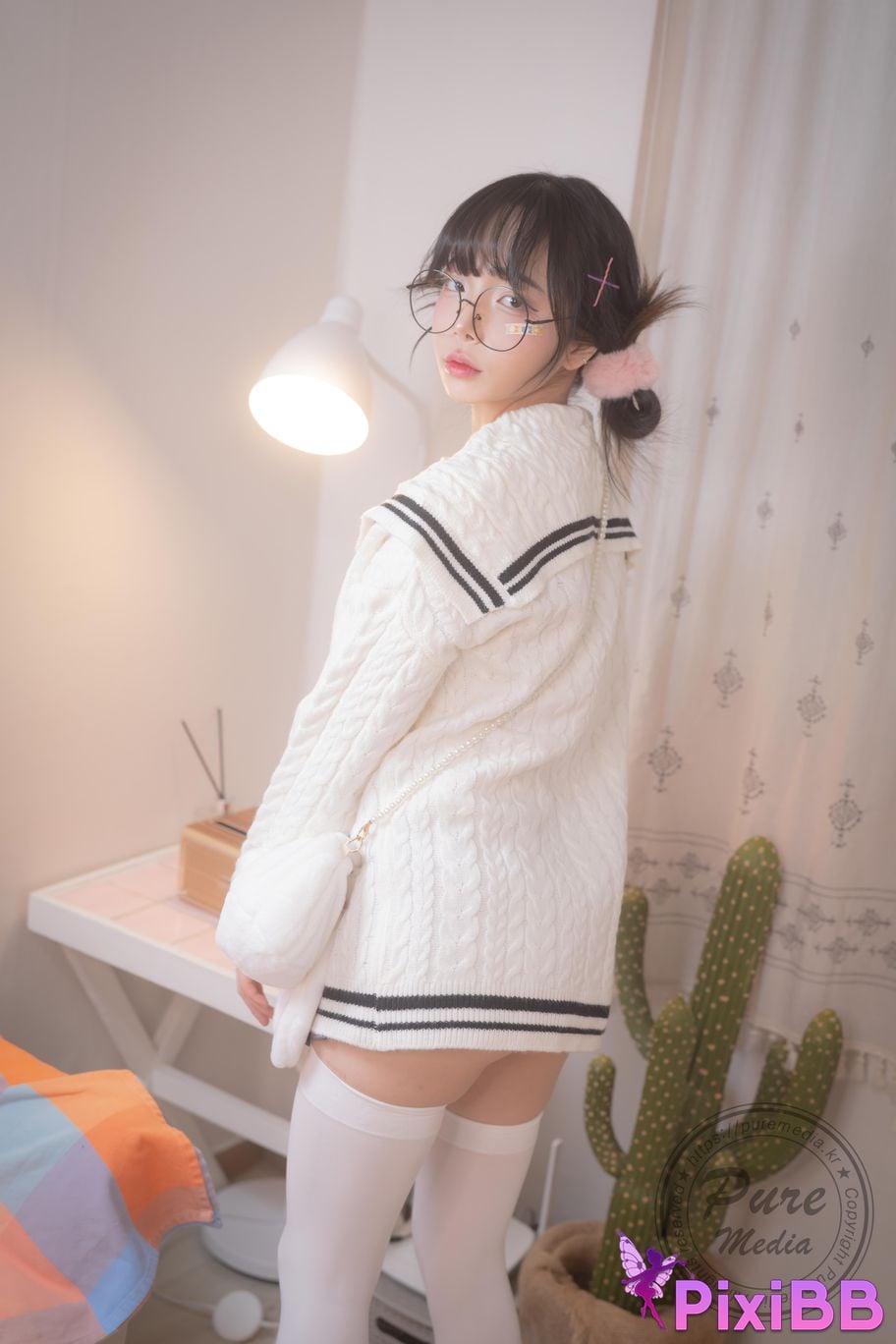 Pure Media Vol.276 Jelly Girl Trapped in a Rooftop Room PixiBB.COM 003