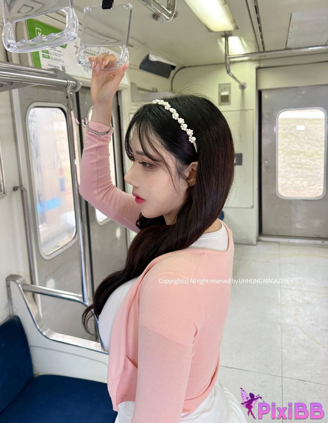 UHHUNG MAGAZINE Hani The Girlfriend on The Subway PixiBB.COM 051