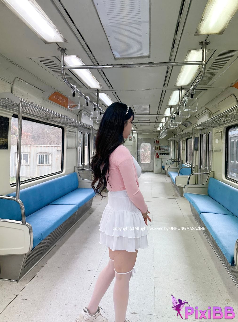 UHHUNG MAGAZINE Hani The Girlfriend on The Subway PixiBB.COM 057