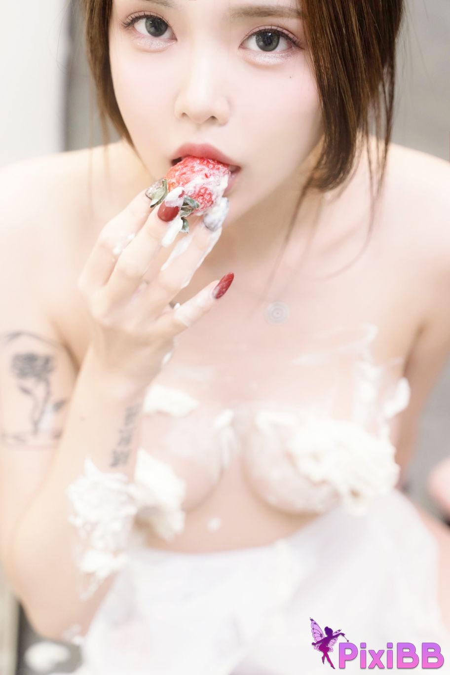 PEEKCLOUD Yuka Yuka at Home PixiBB.COM 013