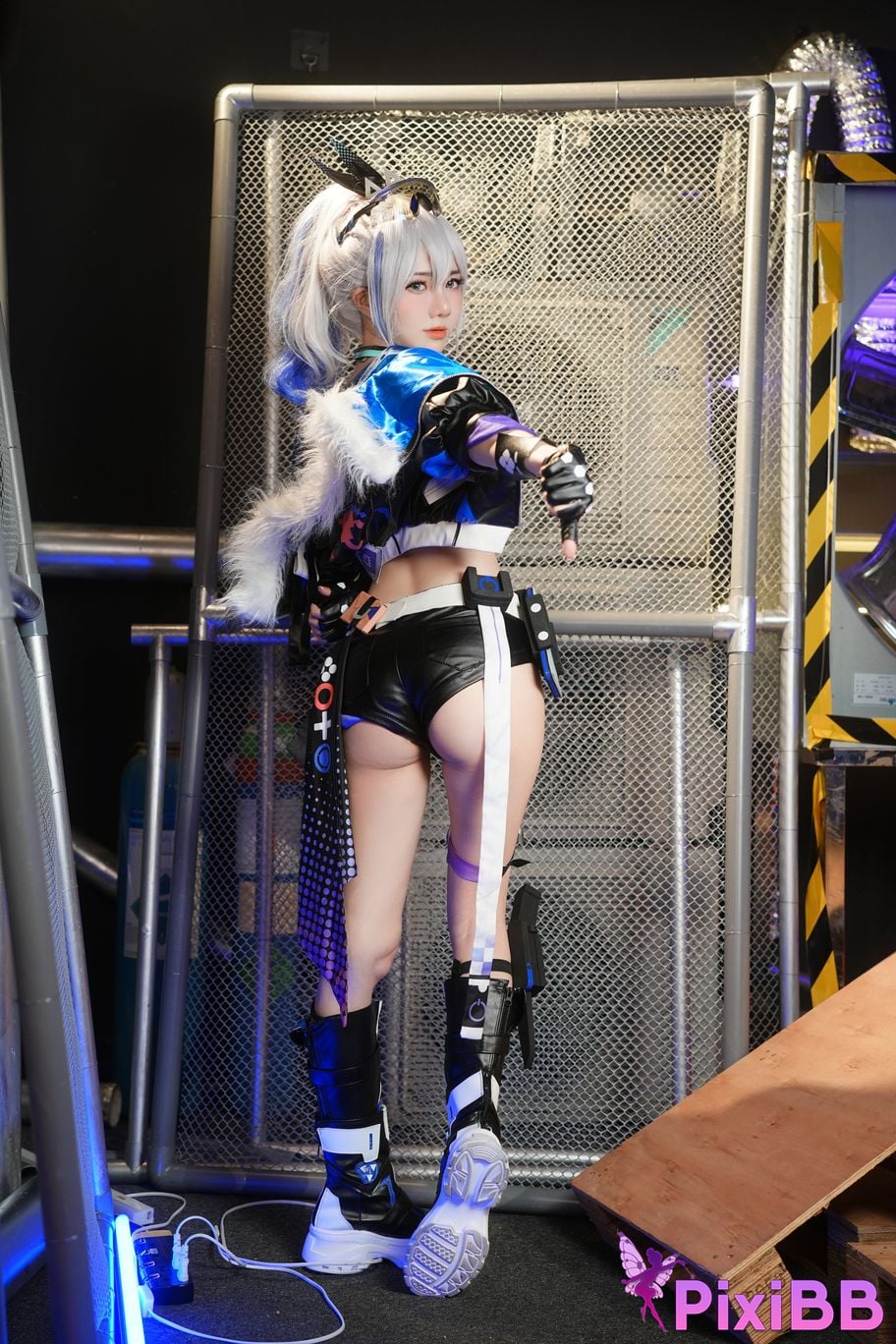 Sally Dorasnow Silver Wolf PixiBB.COM 15