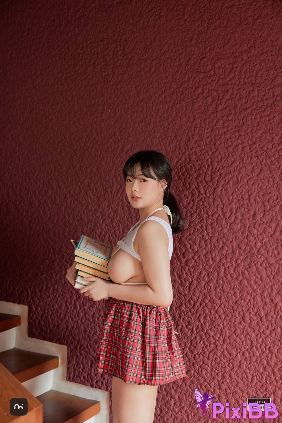 LE LEDG 205 Roah PixiBB.COM 024