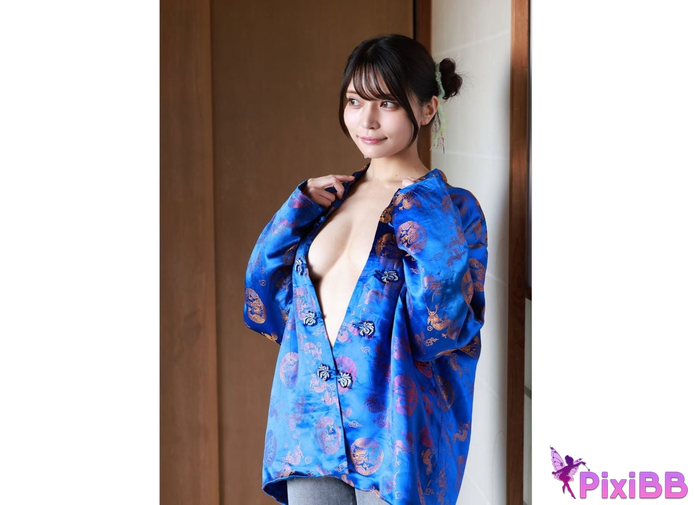 Japanese Idol Nitori Sayaka Shunsho Girl Vol.4 If you turn around Instagram Queen PixiBB.COM 001