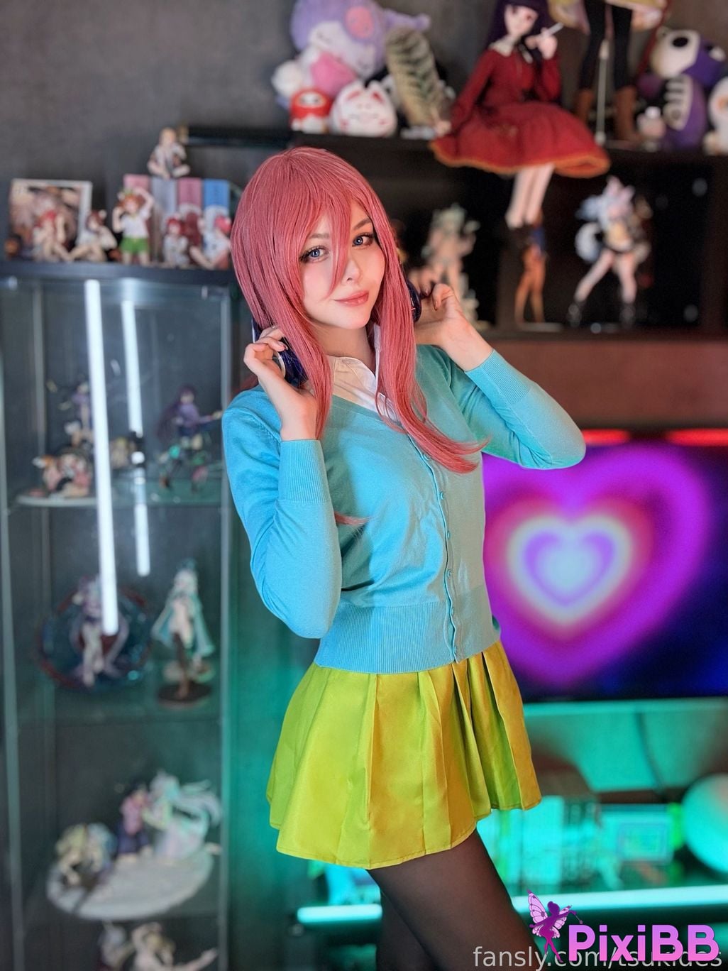 Tsuki Desu Miku Nakano PixiBB.COM 11