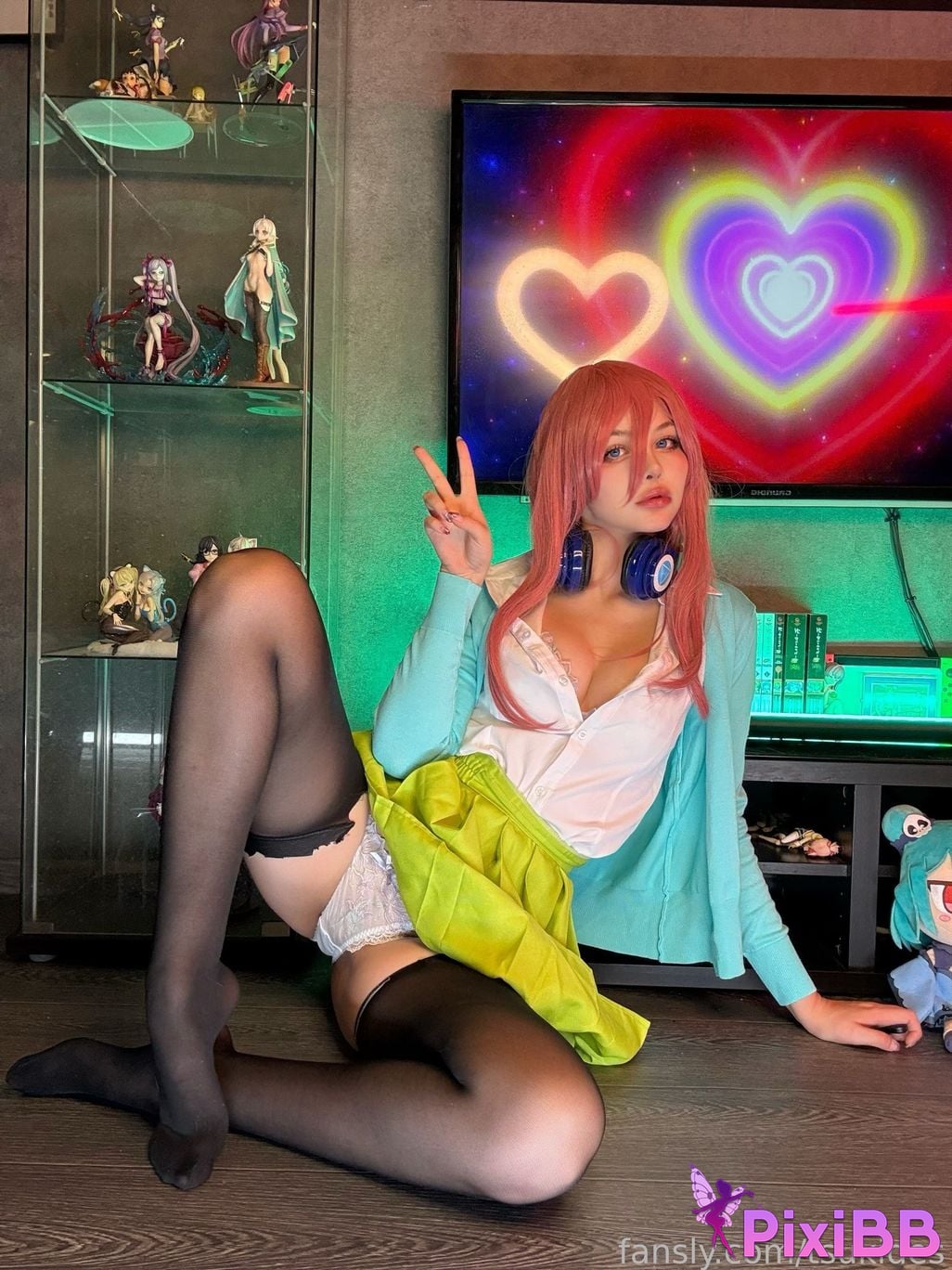 Tsuki Desu Miku Nakano PixiBB.COM 8