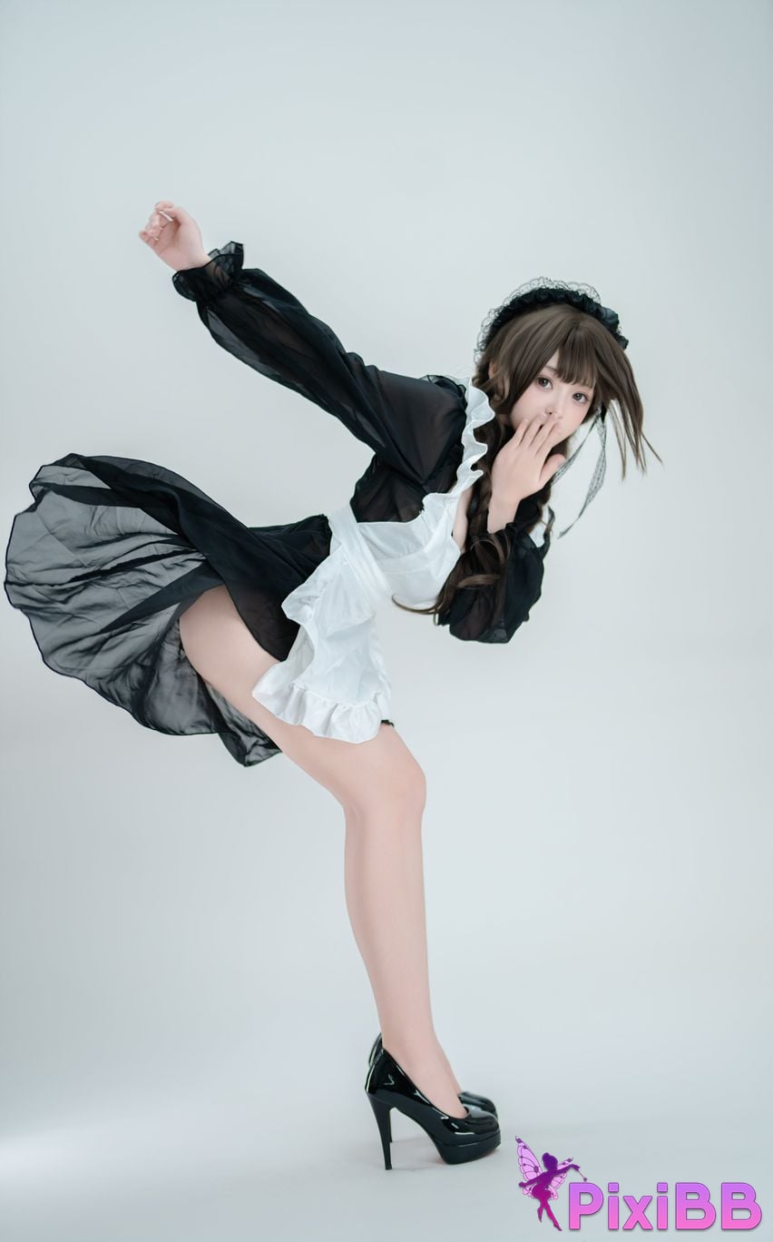 Cosplayer Bangni Bonnie Gun Maid PixiBB.COM 012