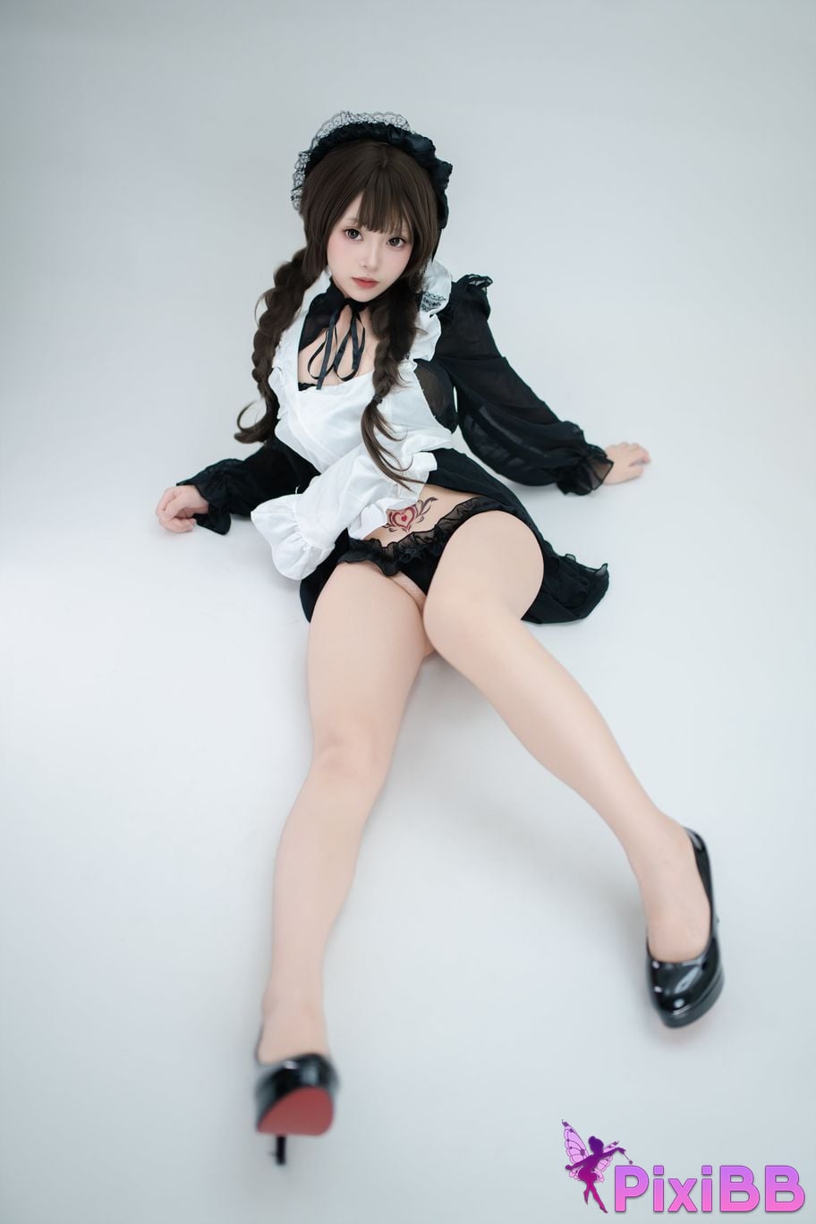 Cosplayer Bangni Bonnie Gun Maid PixiBB.COM 035