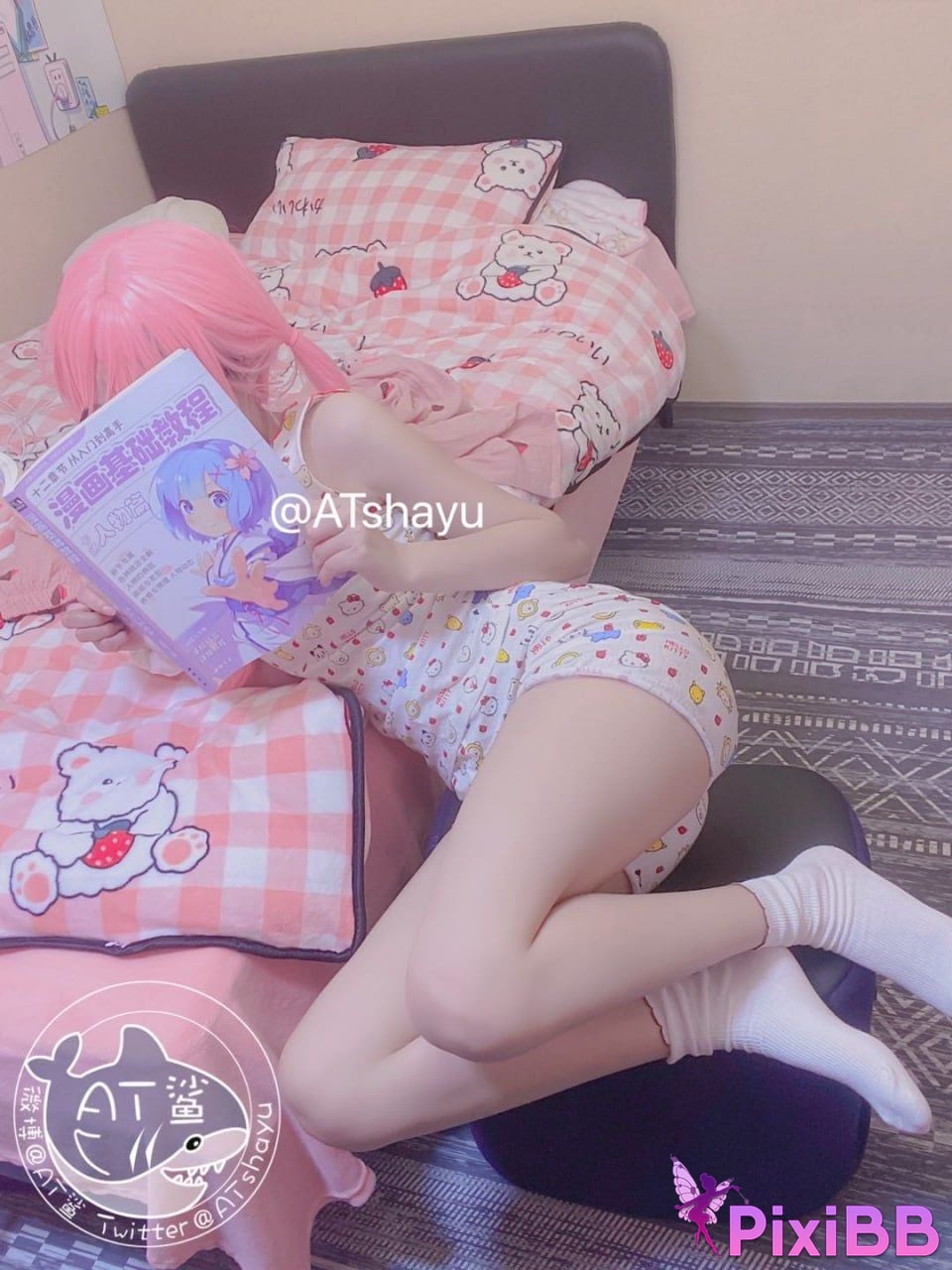 Cosplayer AT shark Home Shark PixiBB.COM 007