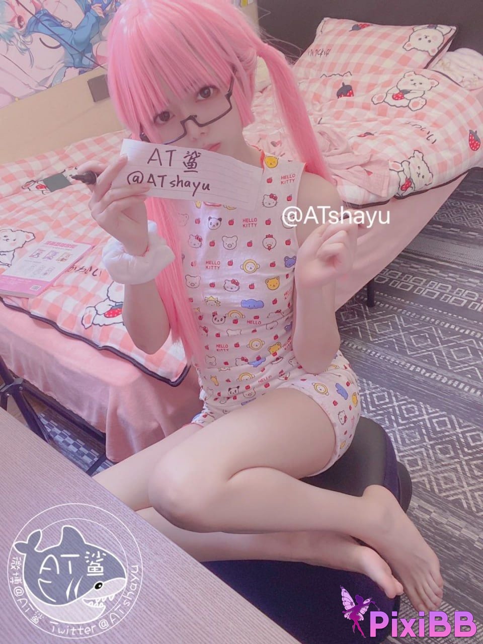 Cosplayer AT shark Home Shark PixiBB.COM 019