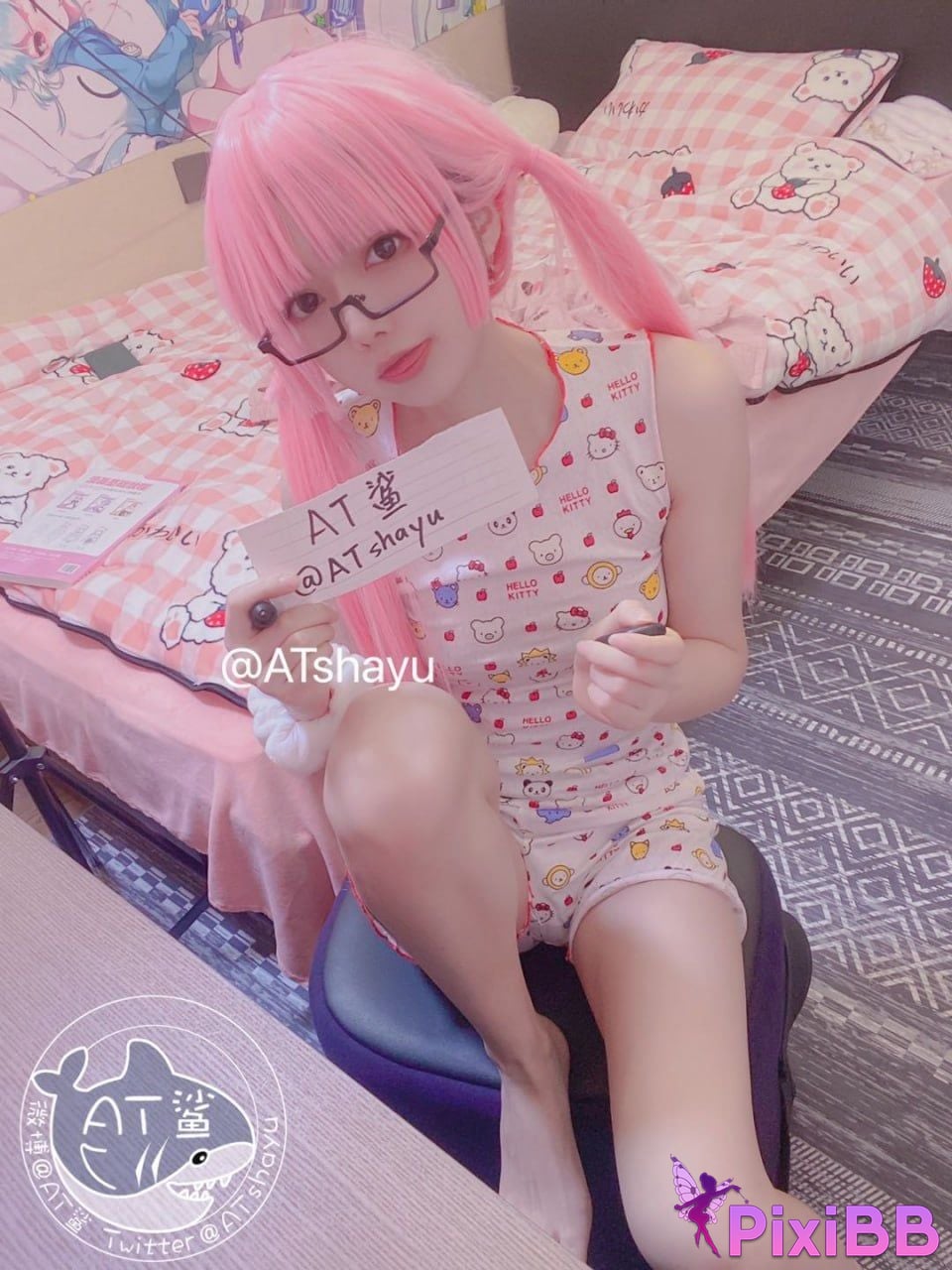 Cosplayer AT shark Home Shark PixiBB.COM 025