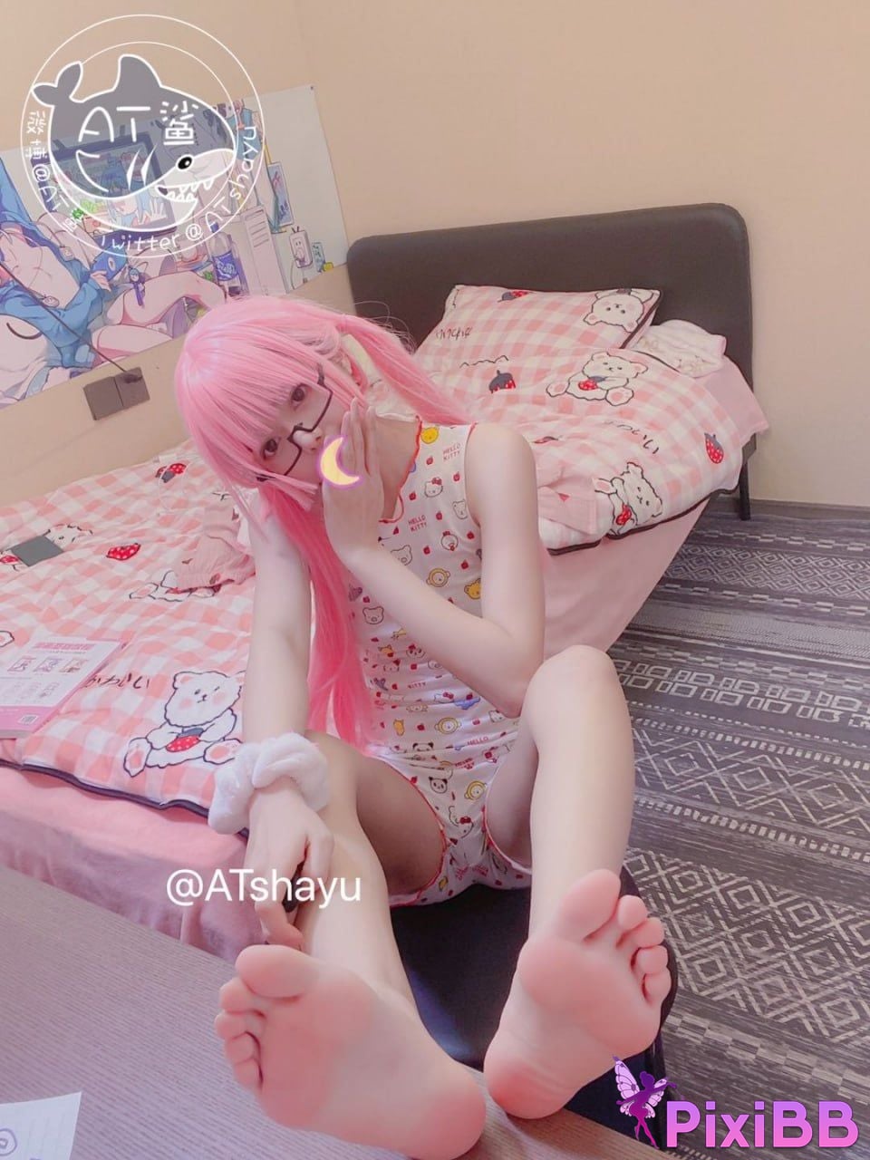 Cosplayer AT shark Home Shark PixiBB.COM 034