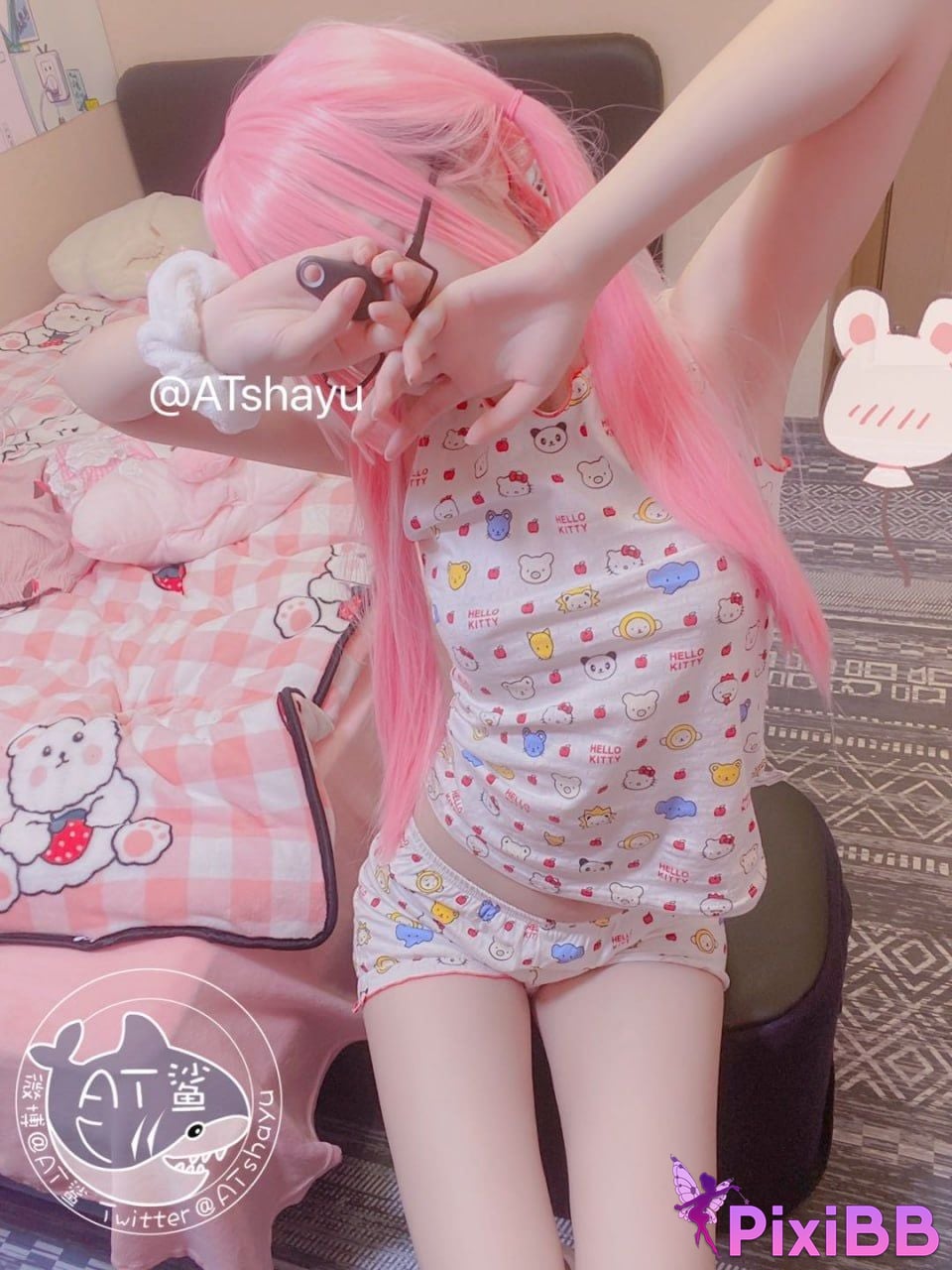 Cosplayer AT shark Home Shark PixiBB.COM 039