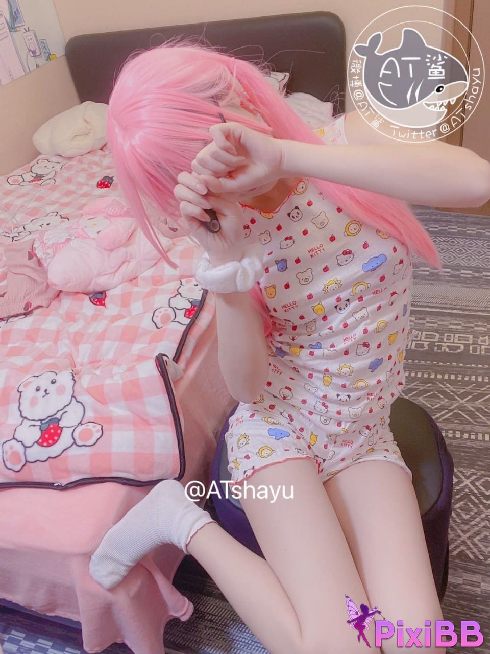 Cosplayer AT shark Home Shark PixiBB.COM 041