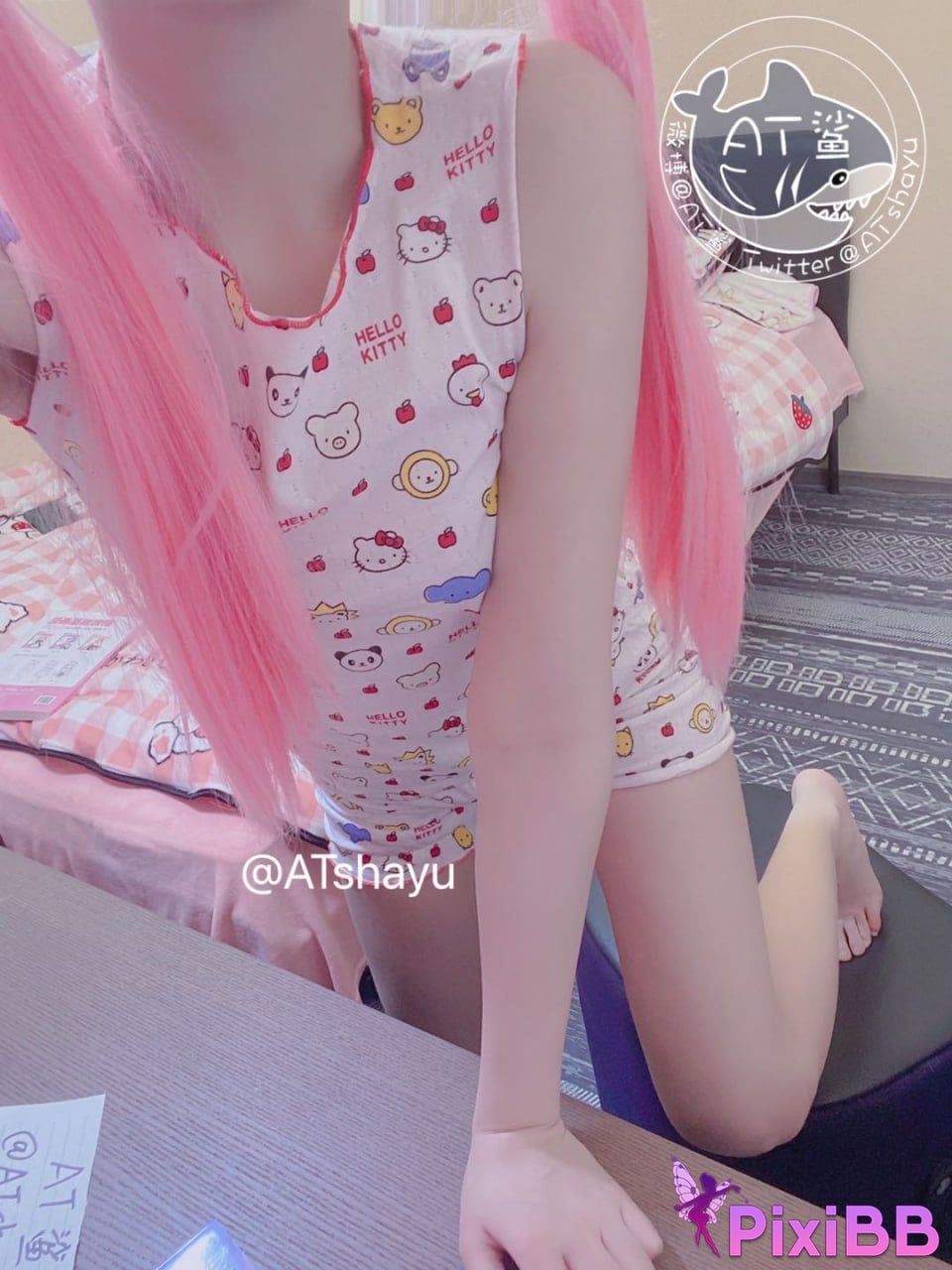 Cosplayer AT shark Home Shark PixiBB.COM 042