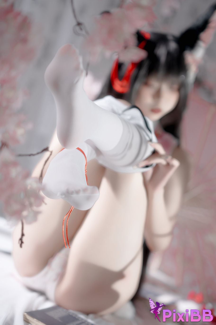 Cosplayer Zhiyue Etsu ko 2025 Year 12 Yue Zhen love close up bag PixiBB.COM 001