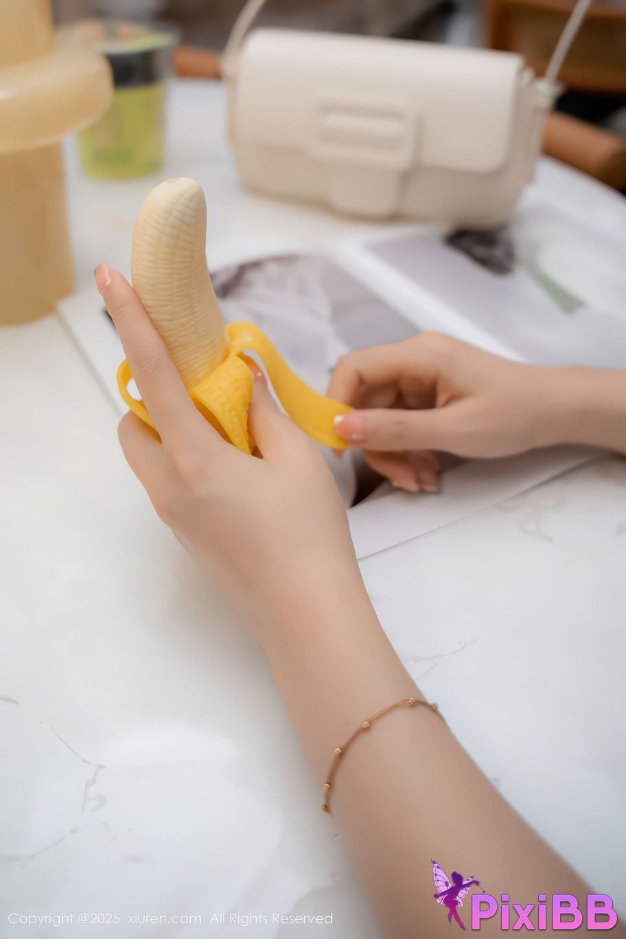 XIUREN No.11162 Shoot the cucumber girl PixiBB.COM 013
