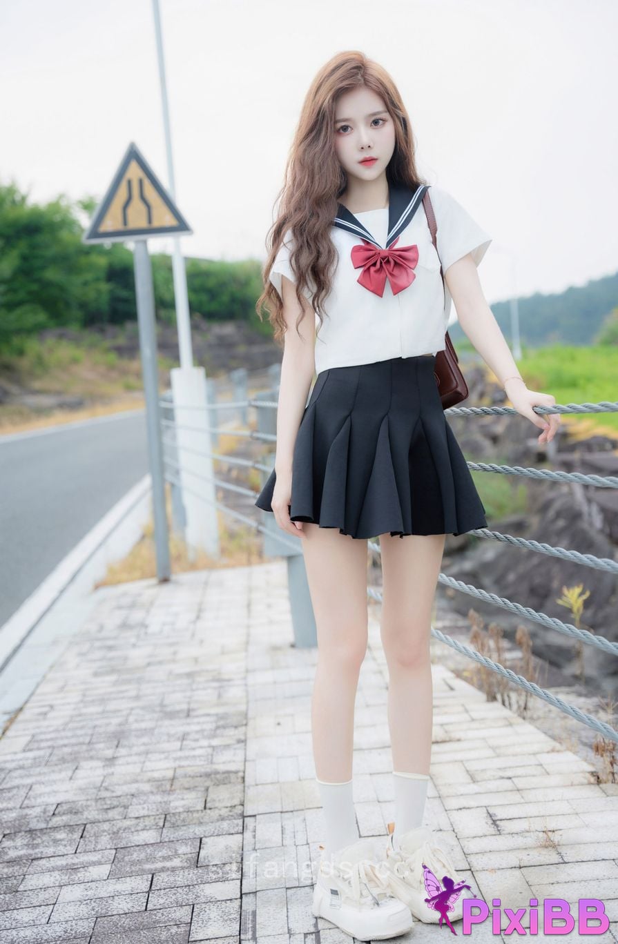 XR Uncensored Photographing cucumbers R18 XIUREN Model The perfect combination of innocence and vitality PixiBB.COM 030