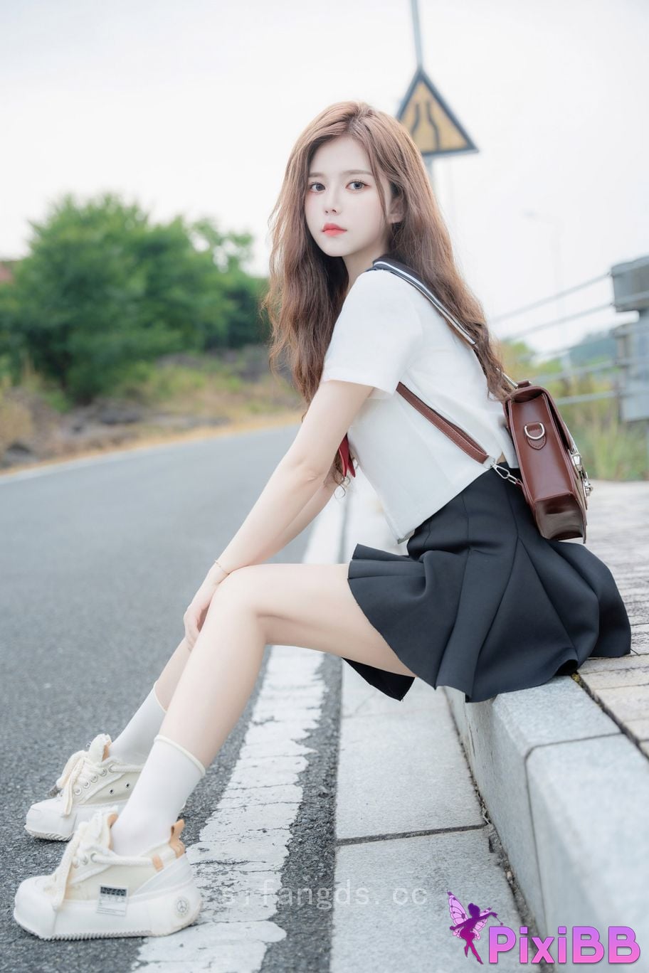 XR Uncensored Photographing cucumbers R18 XIUREN Model The perfect combination of innocence and vitality PixiBB.COM 033