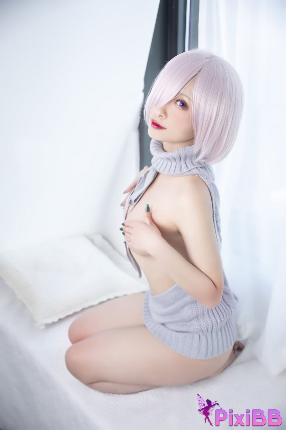 Cosplayer Luo Li LoLiSAMA Matthew backless sweater PixiBB.COM 010