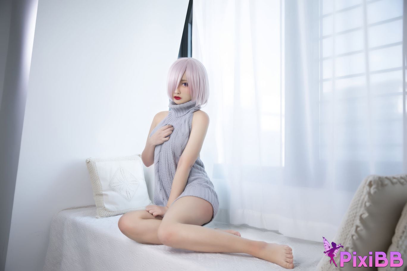 Cosplayer Luo Li LoLiSAMA Matthew backless sweater PixiBB.COM 019