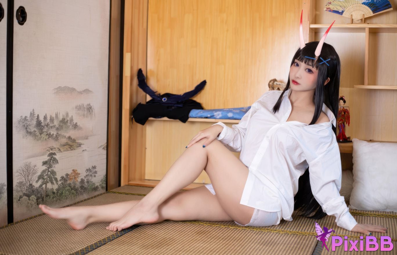 Cosplayer Luo Li LoLiSAMA azur lane Noshiro shirt PixiBB.COM 045