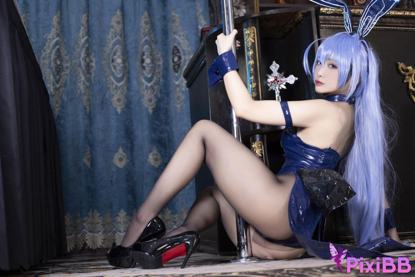 Cosplayer Luo Li LoLiSAMA Garden Bunny PixiBB.COM 034