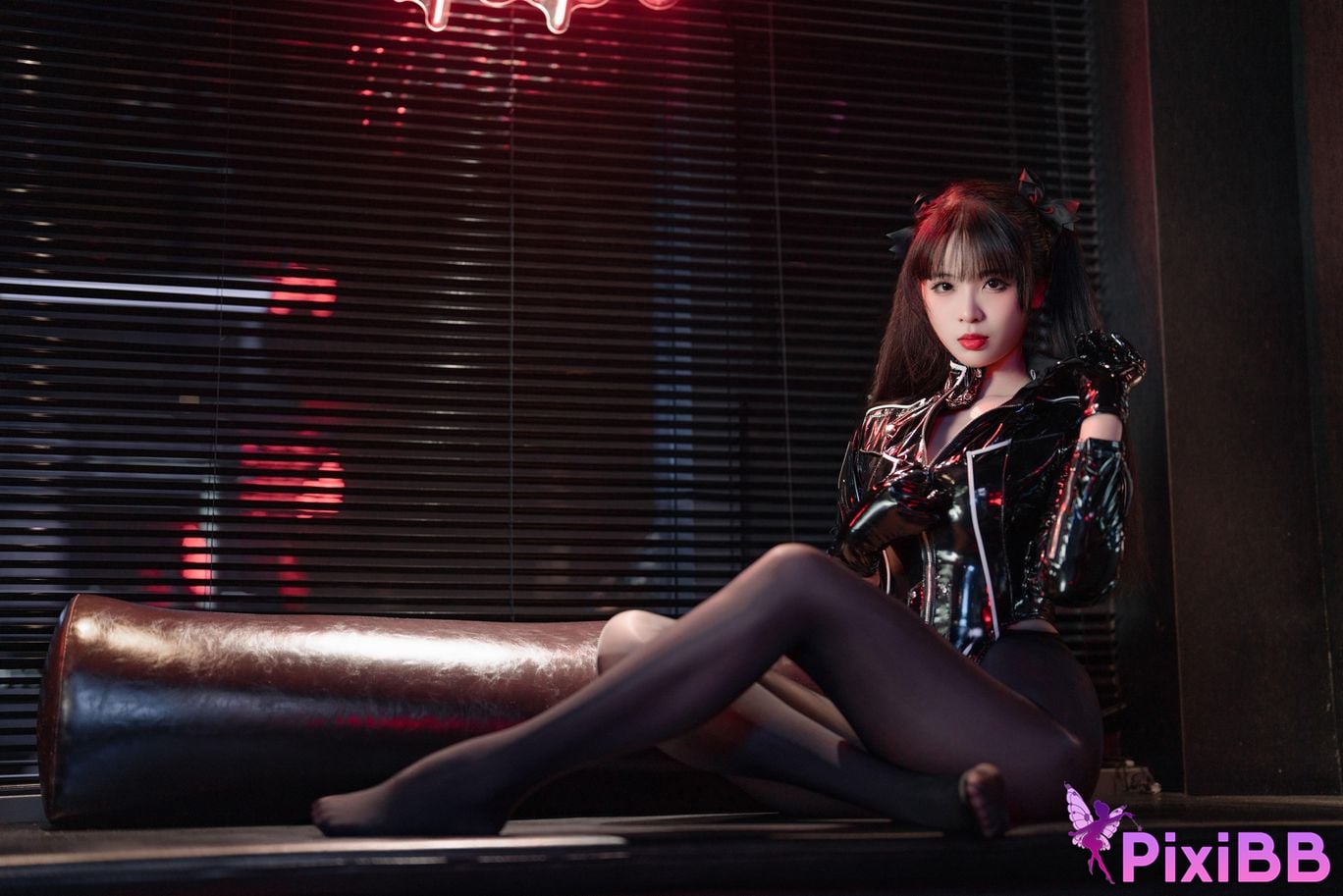 Cosplayer Senior Sister Xuan Xiao black silk communication officer PixiBB.COM 014