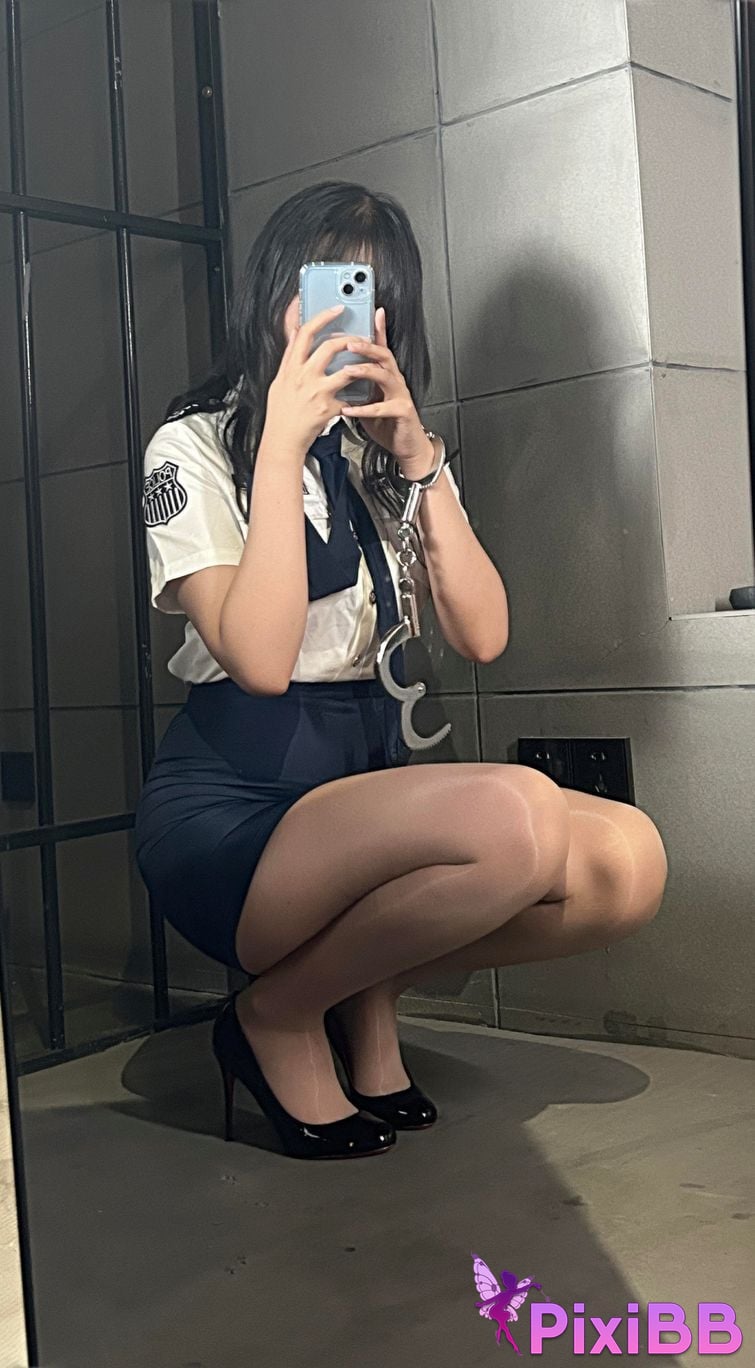 Cosplayer Senior Sister Xuan Xiao female police officer PixiBB.COM 076