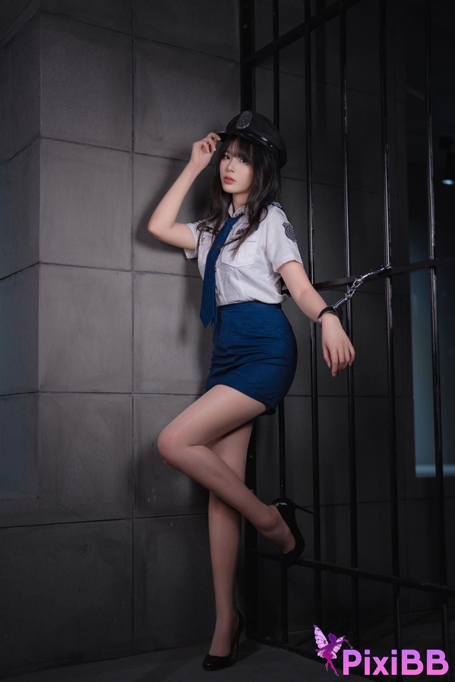 Cosplayer Senior Sister Xuan Xiao female police officer PixiBB.COM 095