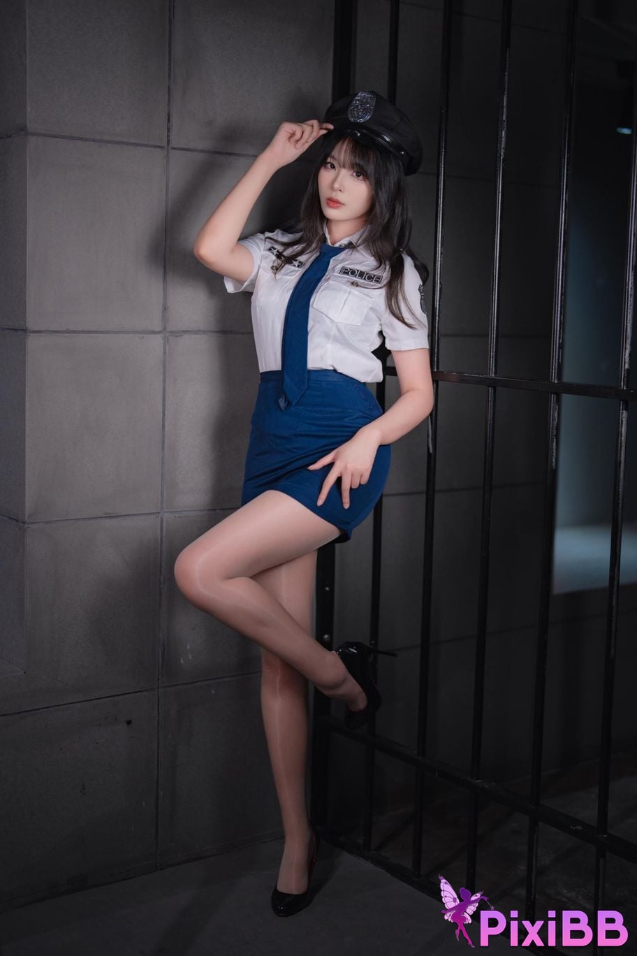 Cosplayer Senior Sister Xuan Xiao female police officer PixiBB.COM 097