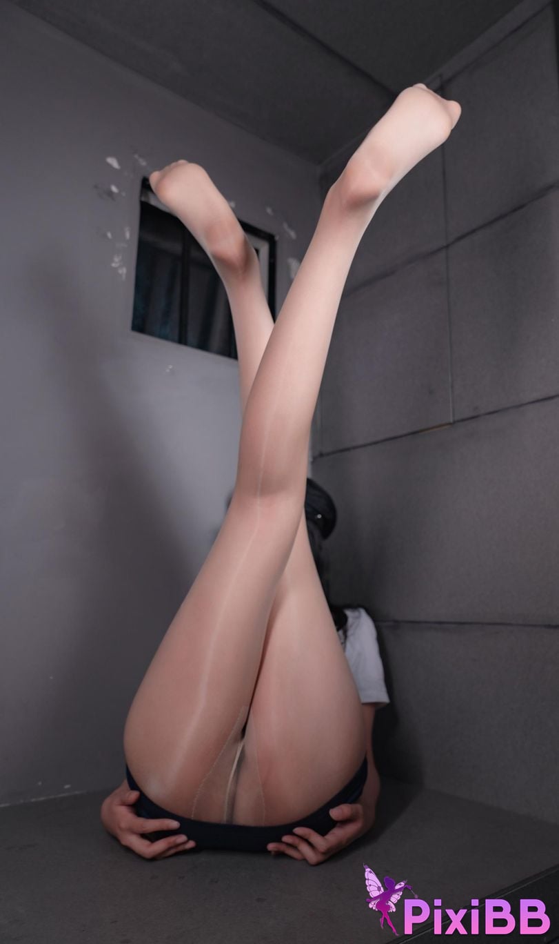 Cosplayer Senior Sister Xuan Xiao female police officer PixiBB.COM 110