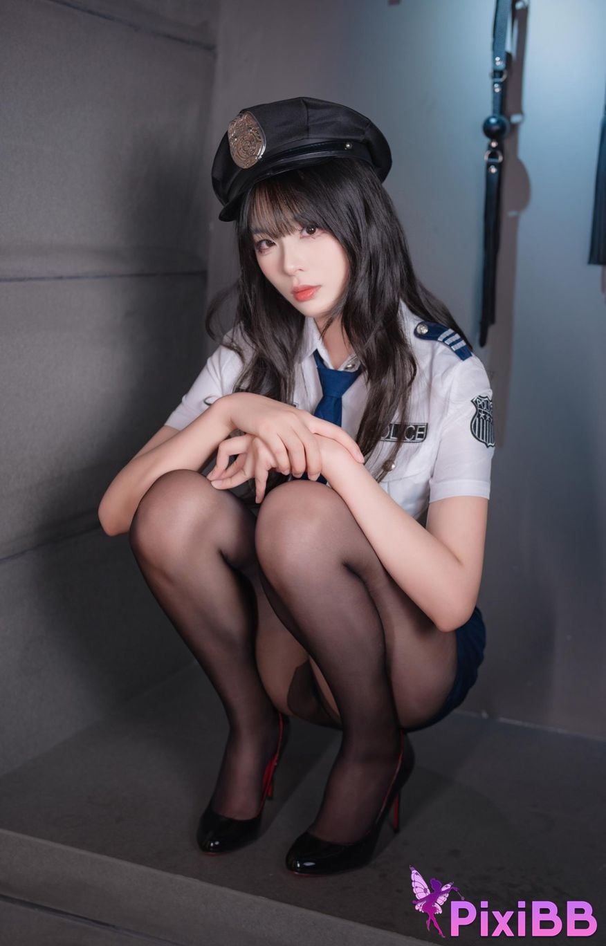 Cosplayer Senior Sister Xuan Xiao female police officer PixiBB.COM 159