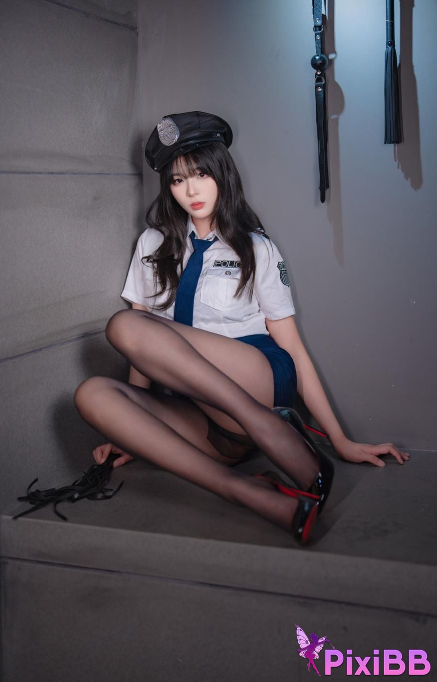 Cosplayer Senior Sister Xuan Xiao female police officer PixiBB.COM 162