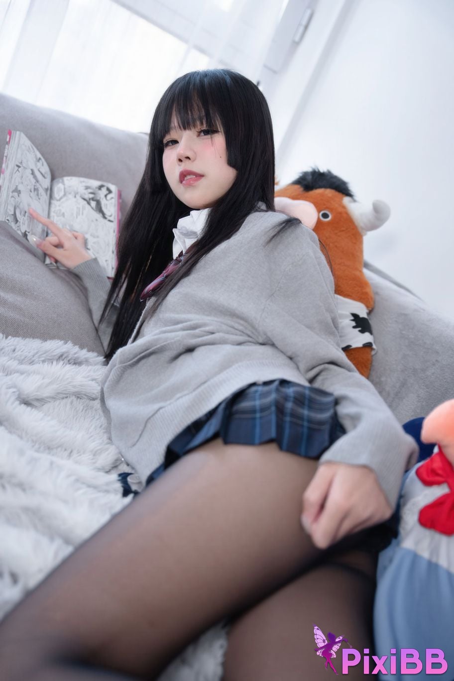 Cosplayer Shimizu Nagi her room PixiBB.COM 001