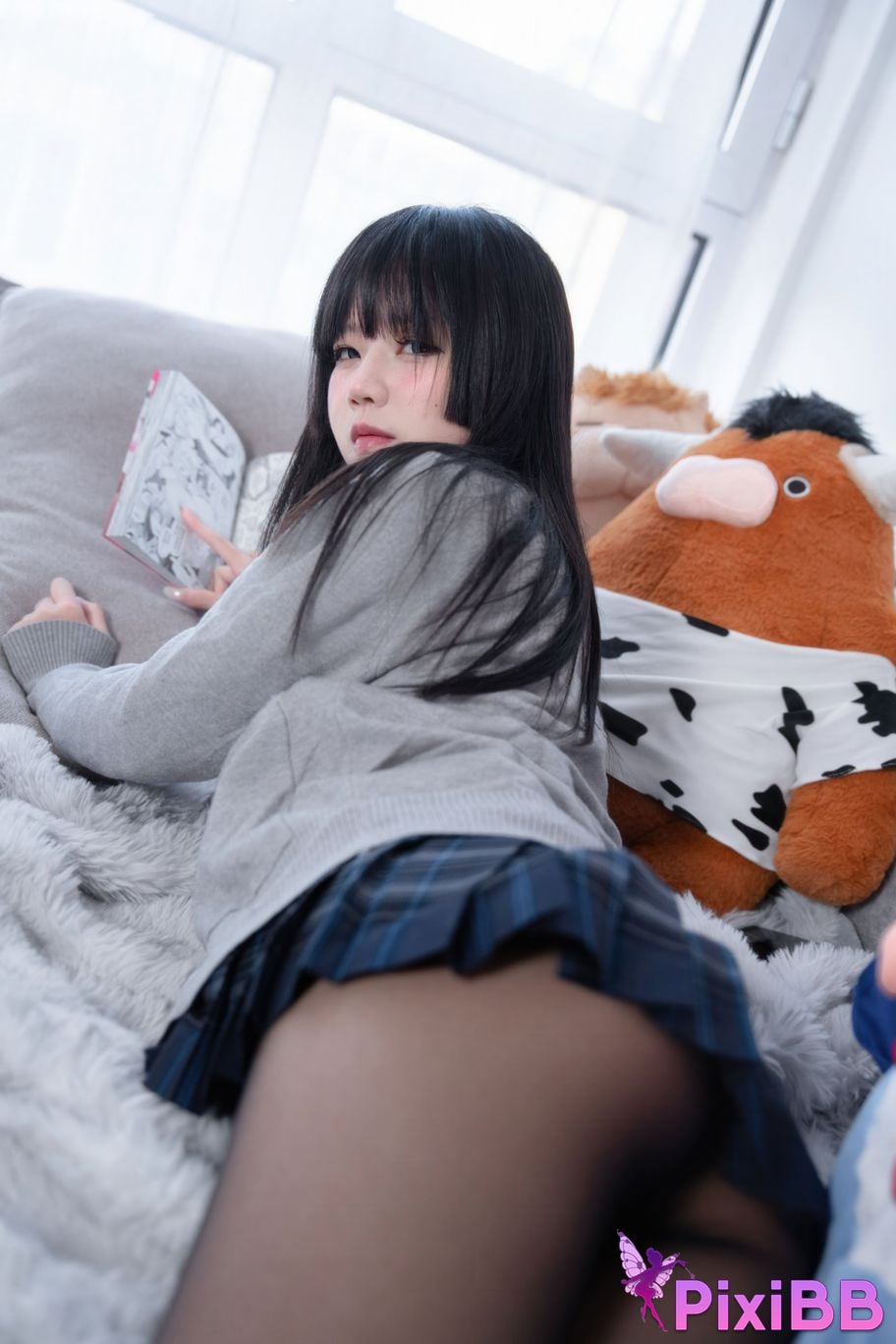 Cosplayer Shimizu Nagi her room PixiBB.COM 012