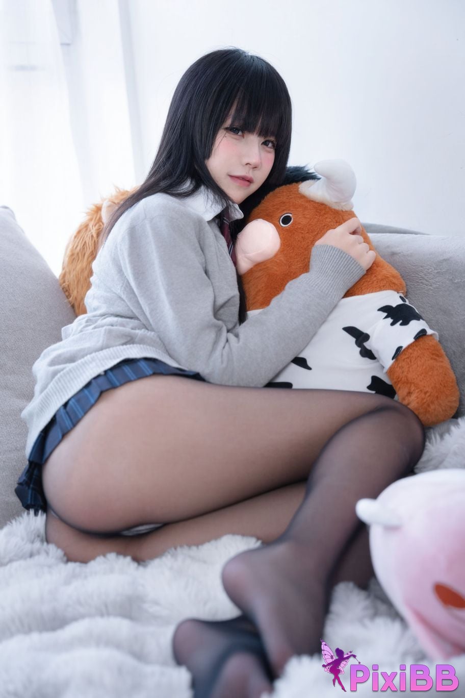 Cosplayer Shimizu Nagi her room PixiBB.COM 015