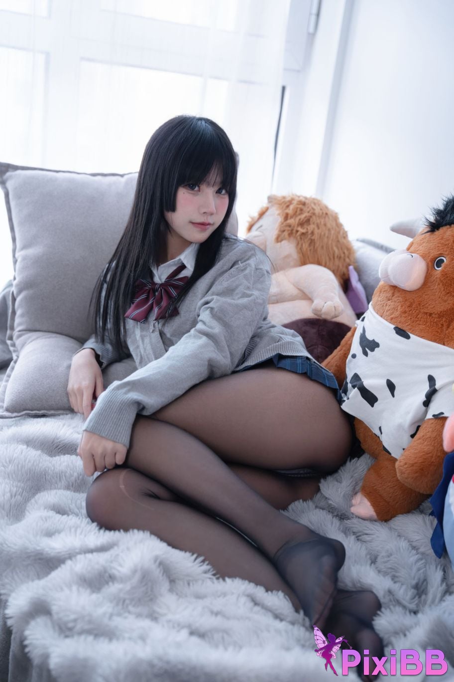 Cosplayer Shimizu Nagi her room PixiBB.COM 026