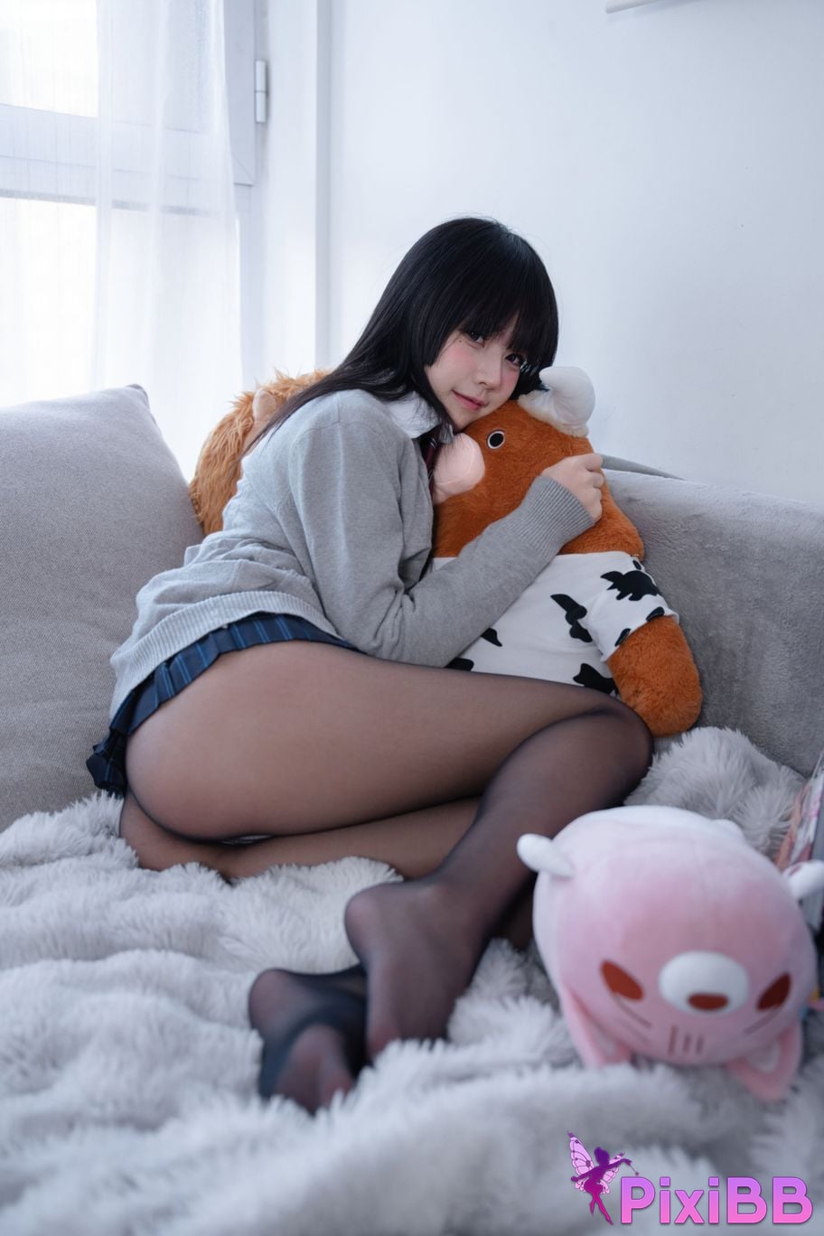 Cosplayer Shimizu Nagi her room PixiBB.COM 028