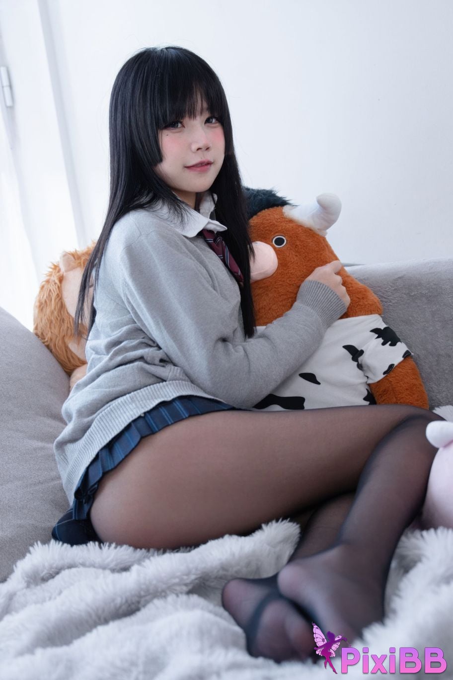 Cosplayer Shimizu Nagi her room PixiBB.COM 029