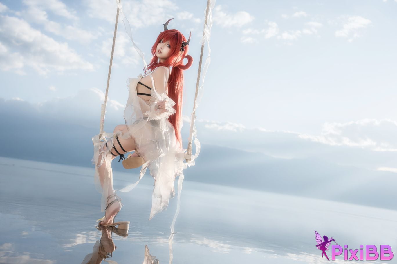 Cosplayer Zhiyue Etsu ko Arknights Shirter swimsuit PixiBB.COM 002