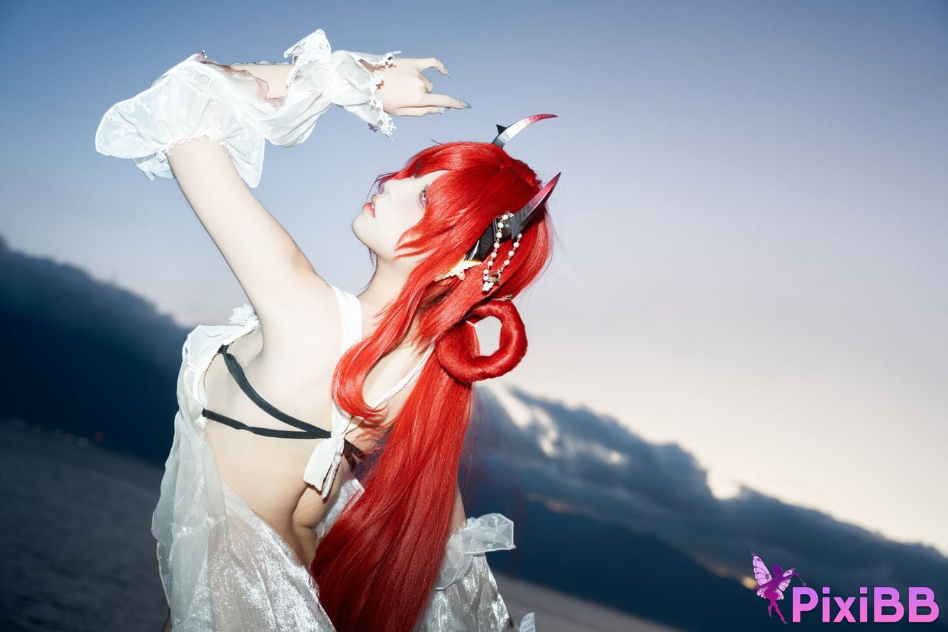 Cosplayer Zhiyue Etsu ko Arknights Shirter swimsuit PixiBB.COM 012