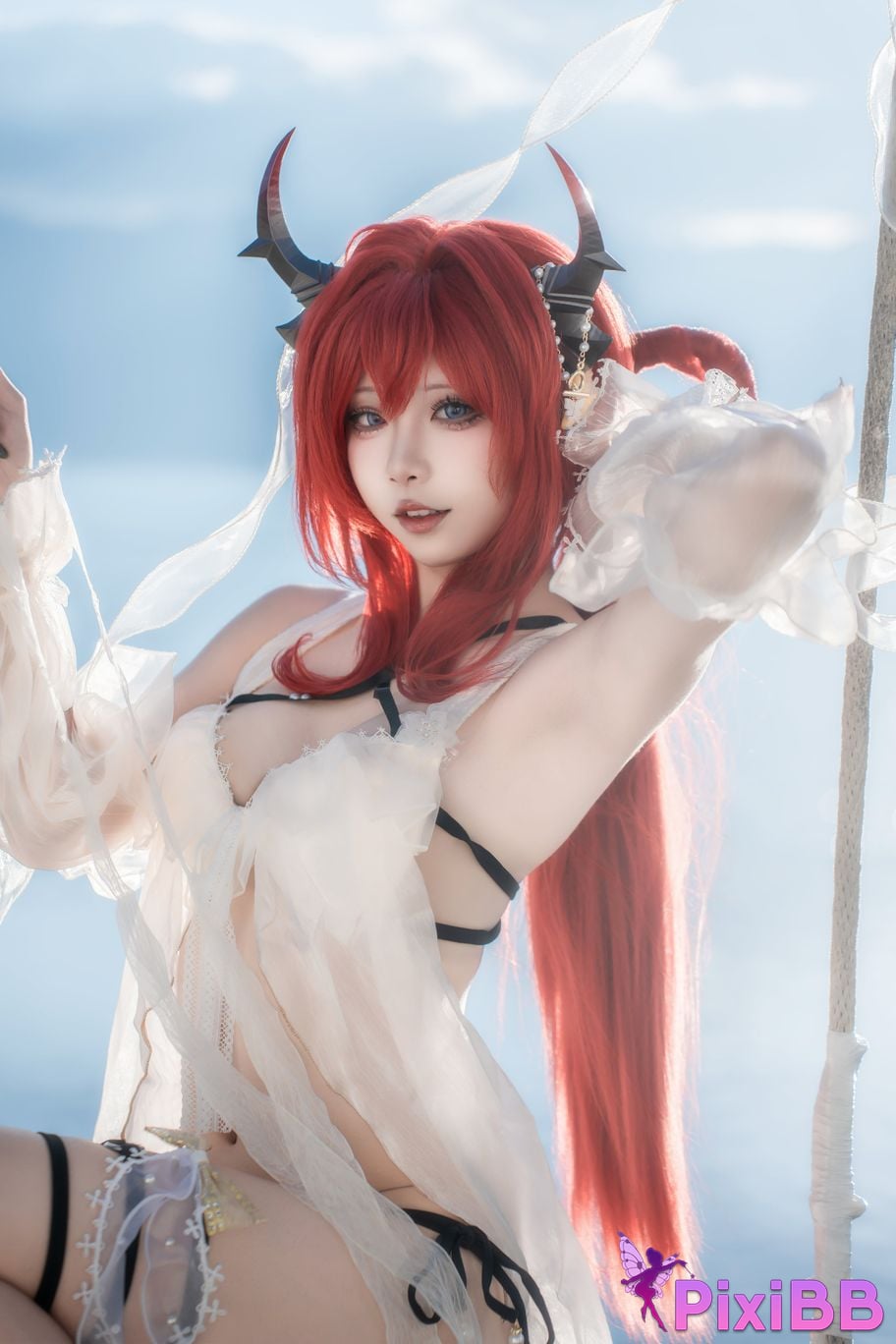 Cosplayer Zhiyue Etsu ko Arknights Shirter swimsuit PixiBB.COM 017